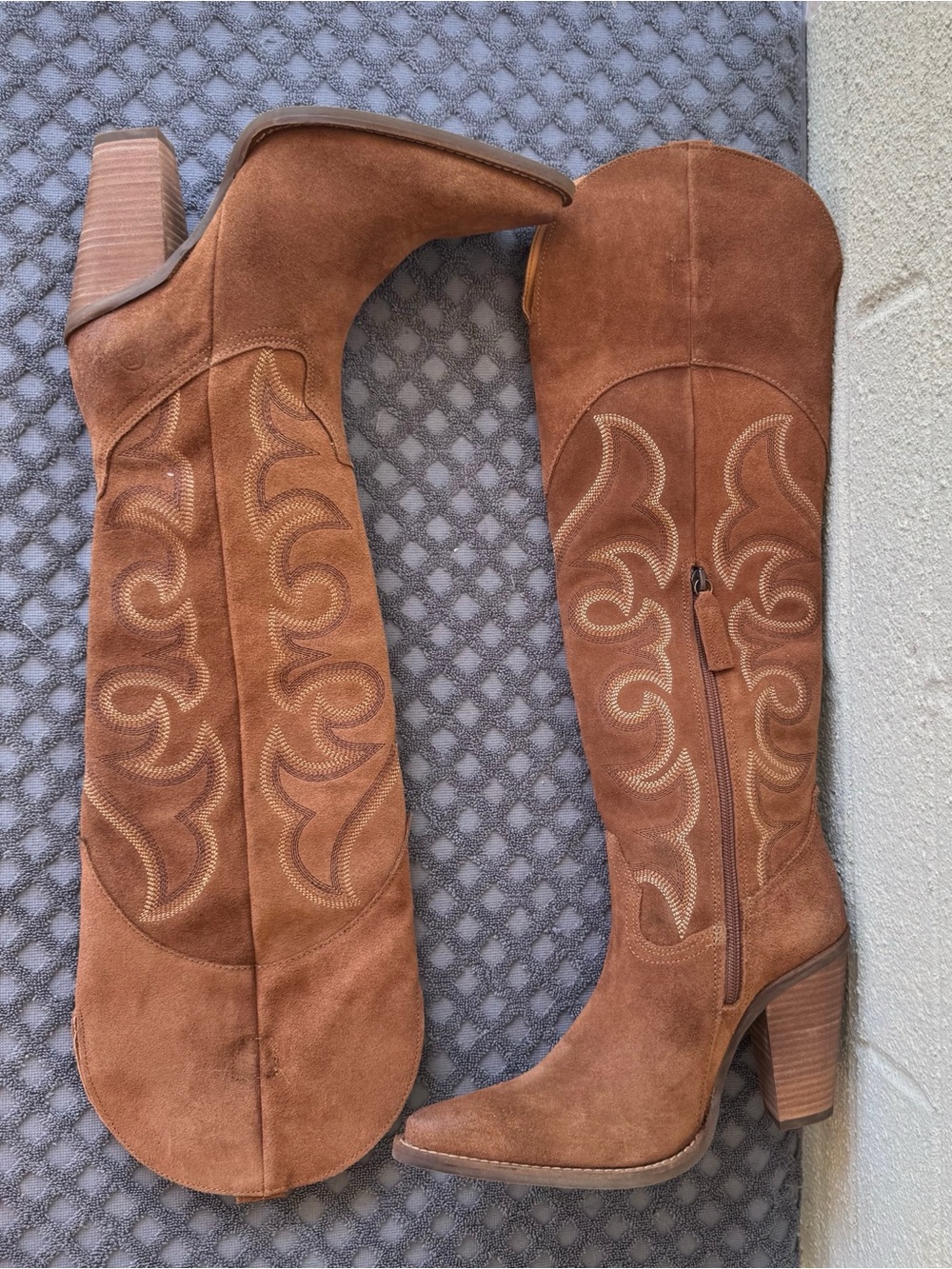 dingo Brown Suede Knee-High Heeled Boots - Picture 3 of 12
